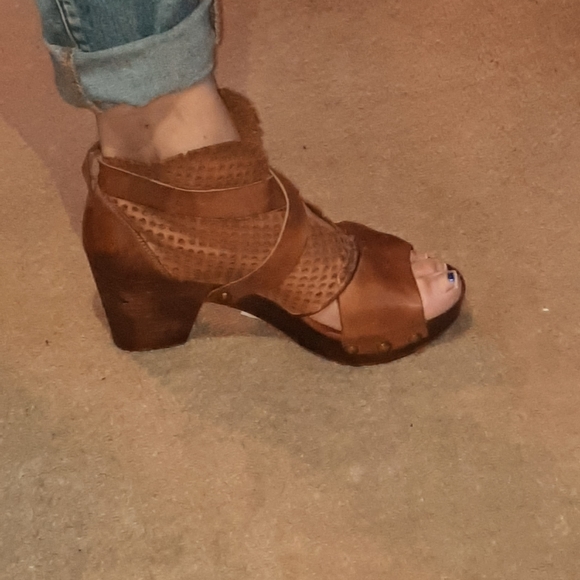 Genuine leather must have sandals - Picture 6 of 6